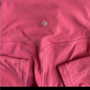 Only worn a few times! Great leggings for working out and going on a run!